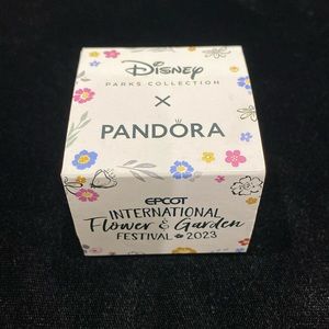 Pandora Jewelry Disney Parks Collection Snow White Charms Flower & Garden 2023